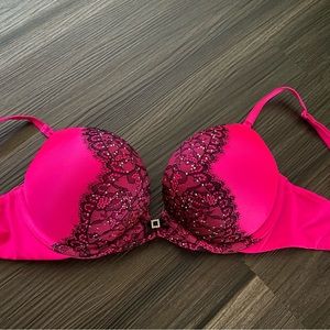 Victoria’s Secret Miraculous Plunge 34B